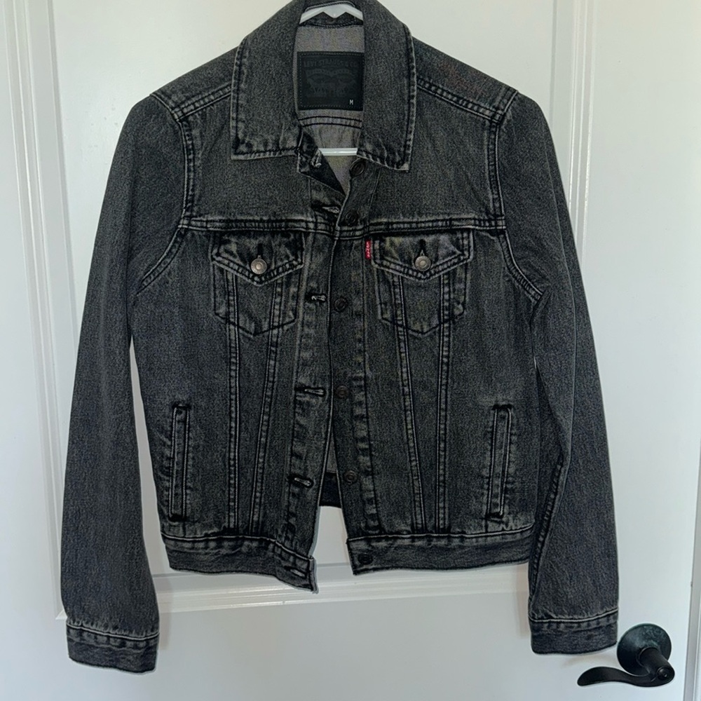 Levi’s cropped jean jacket